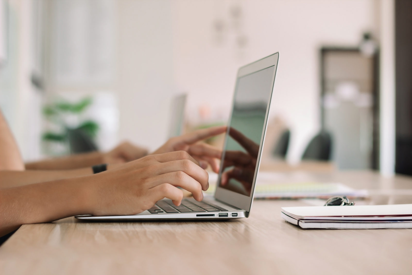 介護・福祉の研修動画を制作するメリット