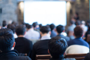 研修動画の作り方！手順とコツ、作成のメリットを解説