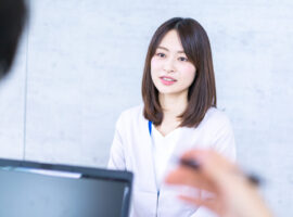 社員インタビューや人物紹介動画の作り方！コツと注意点を解説